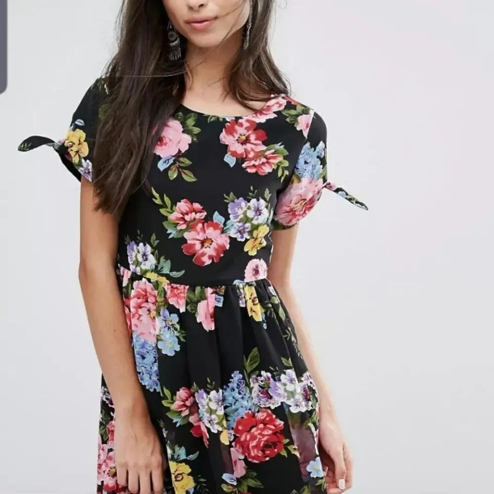 Yumi Petite Skater Dress With Bow Sleeve In Floral Print sz 8